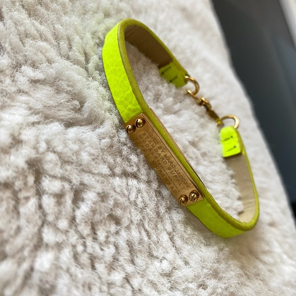 MARC BY MARC JACOBS Standard Chain ID Bracelet In Yellow NWOT - Picture 5 of 7